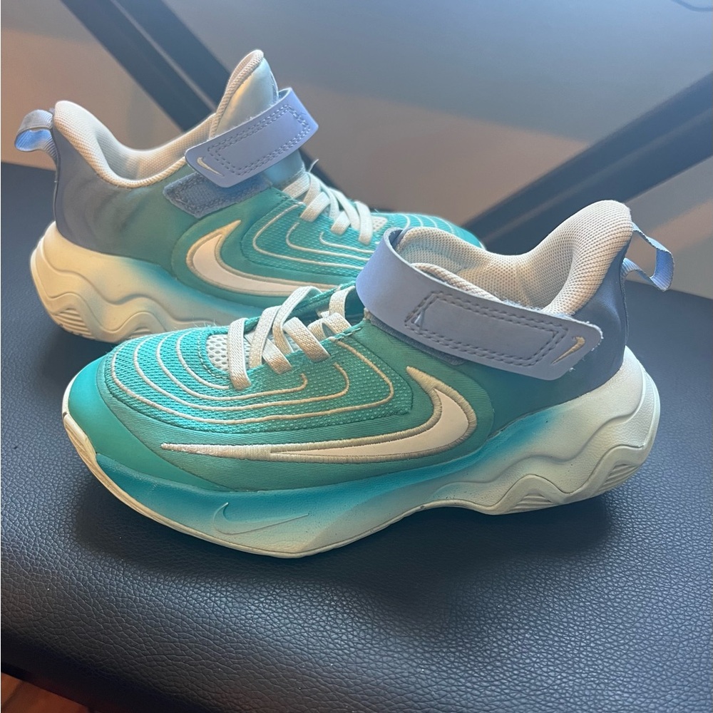 Kids Nike 13 C  Blue Turquoise Gradient Sneakers EUC